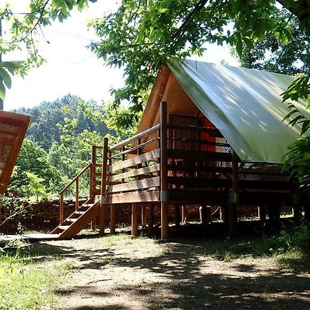 Camping La Chataigneraie Gravieres Exterior foto