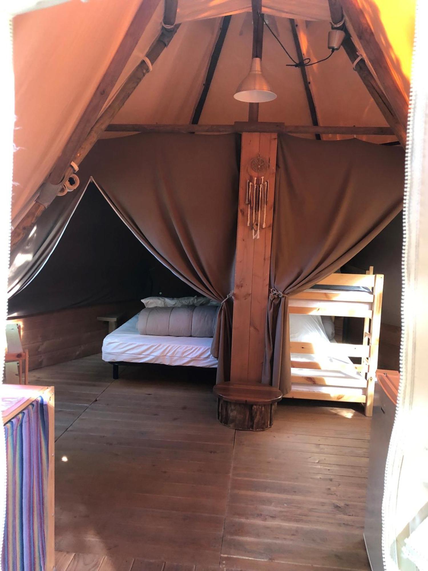 Camping La Chataigneraie Gravieres Exterior foto