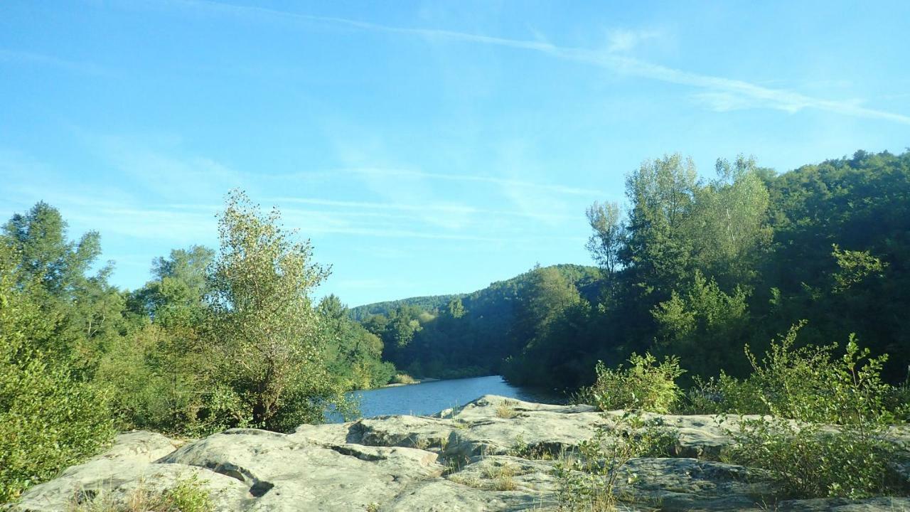 Camping La Chataigneraie Gravieres Exterior foto